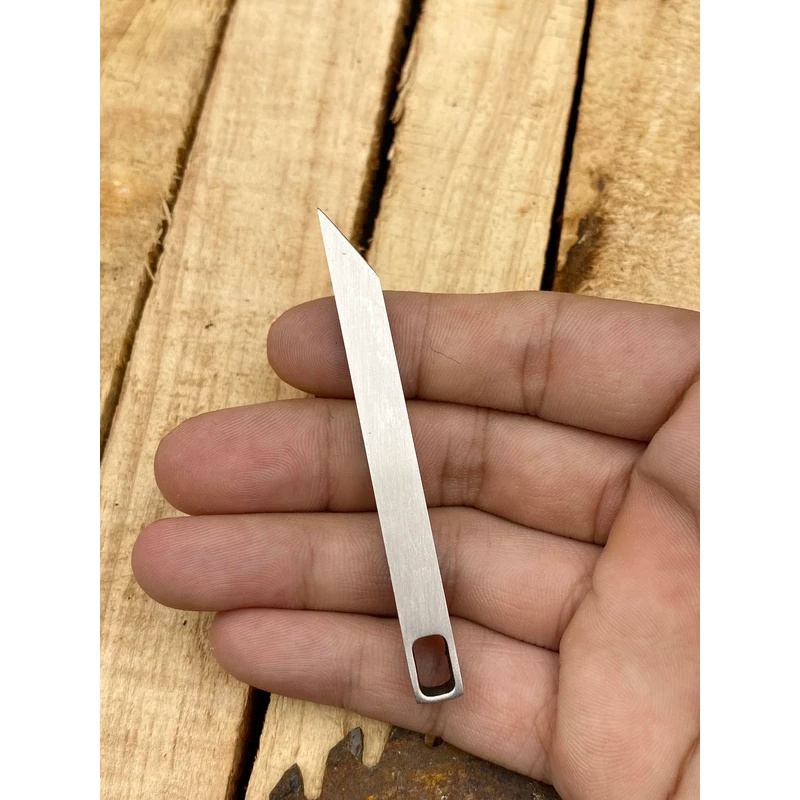 Piccolo leva-masselli in accia - Edc Every Day Carry おもちゃ recensione e prezzo