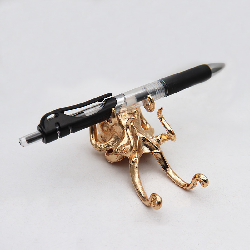 Statuette in Metallo a Forma d - Edc Carry Pen recensione e prezzo